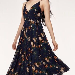 Wilfred Aritzia’s Beaune wrap dress. Excellent condition. Worn once